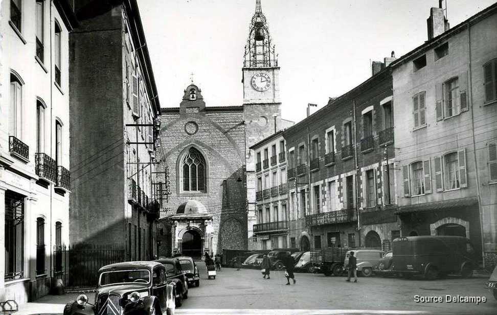 66 Perpignan La Cathedrale et Place Gambetta.jpg